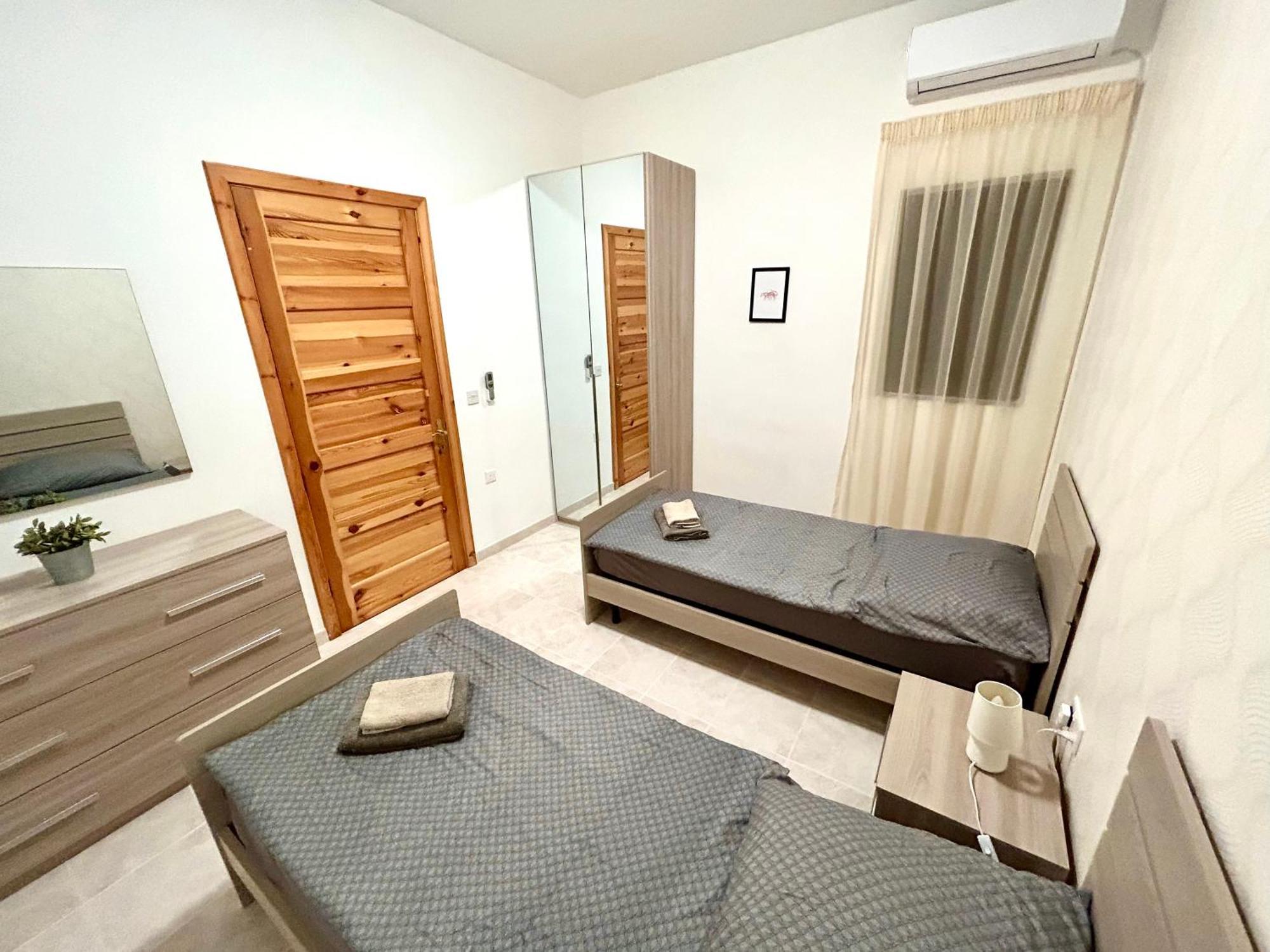 Arzella Apartments Xlendi Stylish Stay Near Beach Local Eats كْسْليندي المظهر الخارجي الصورة