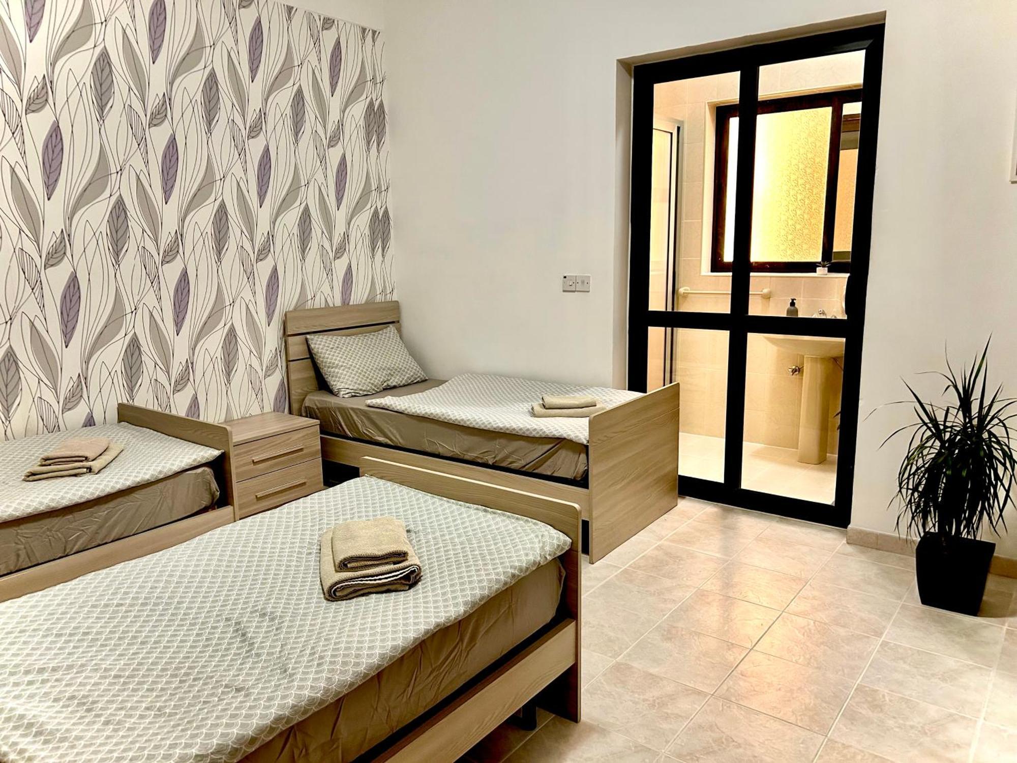 Arzella Apartments Xlendi Stylish Stay Near Beach Local Eats كْسْليندي المظهر الخارجي الصورة