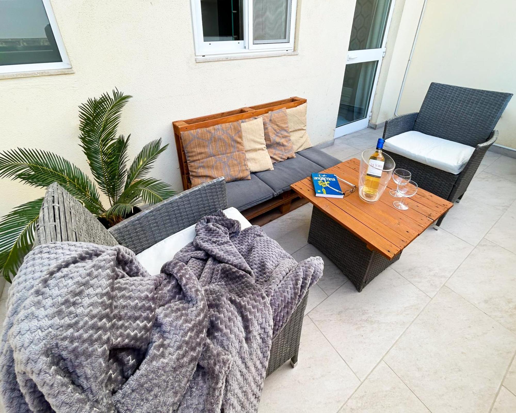 Arzella Apartments Xlendi Stylish Stay Near Beach Local Eats كْسْليندي المظهر الخارجي الصورة