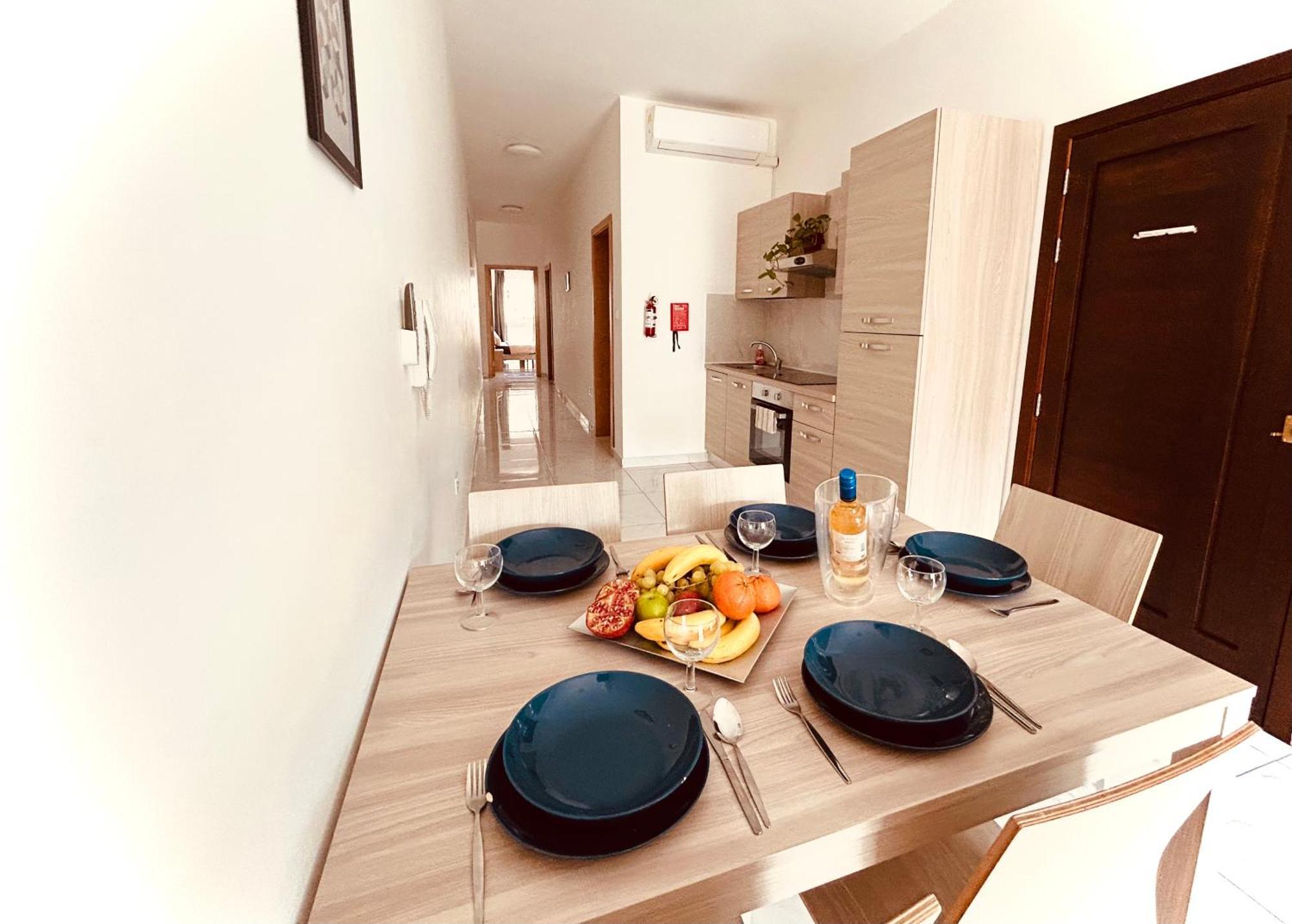 Arzella Apartments Xlendi Stylish Stay Near Beach Local Eats كْسْليندي المظهر الخارجي الصورة