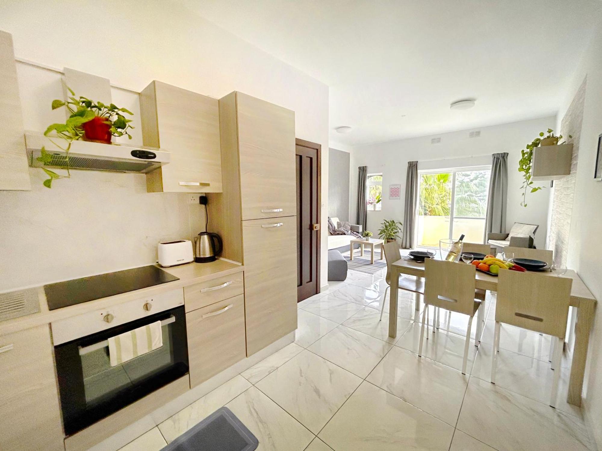 Arzella Apartments Xlendi Stylish Stay Near Beach Local Eats كْسْليندي المظهر الخارجي الصورة