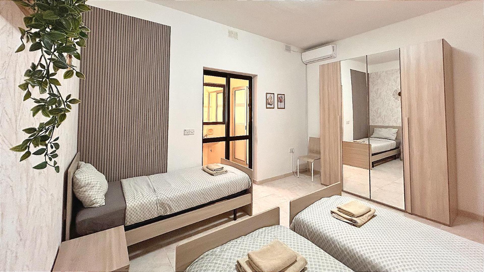 Arzella Apartments Xlendi Stylish Stay Near Beach Local Eats كْسْليندي المظهر الخارجي الصورة