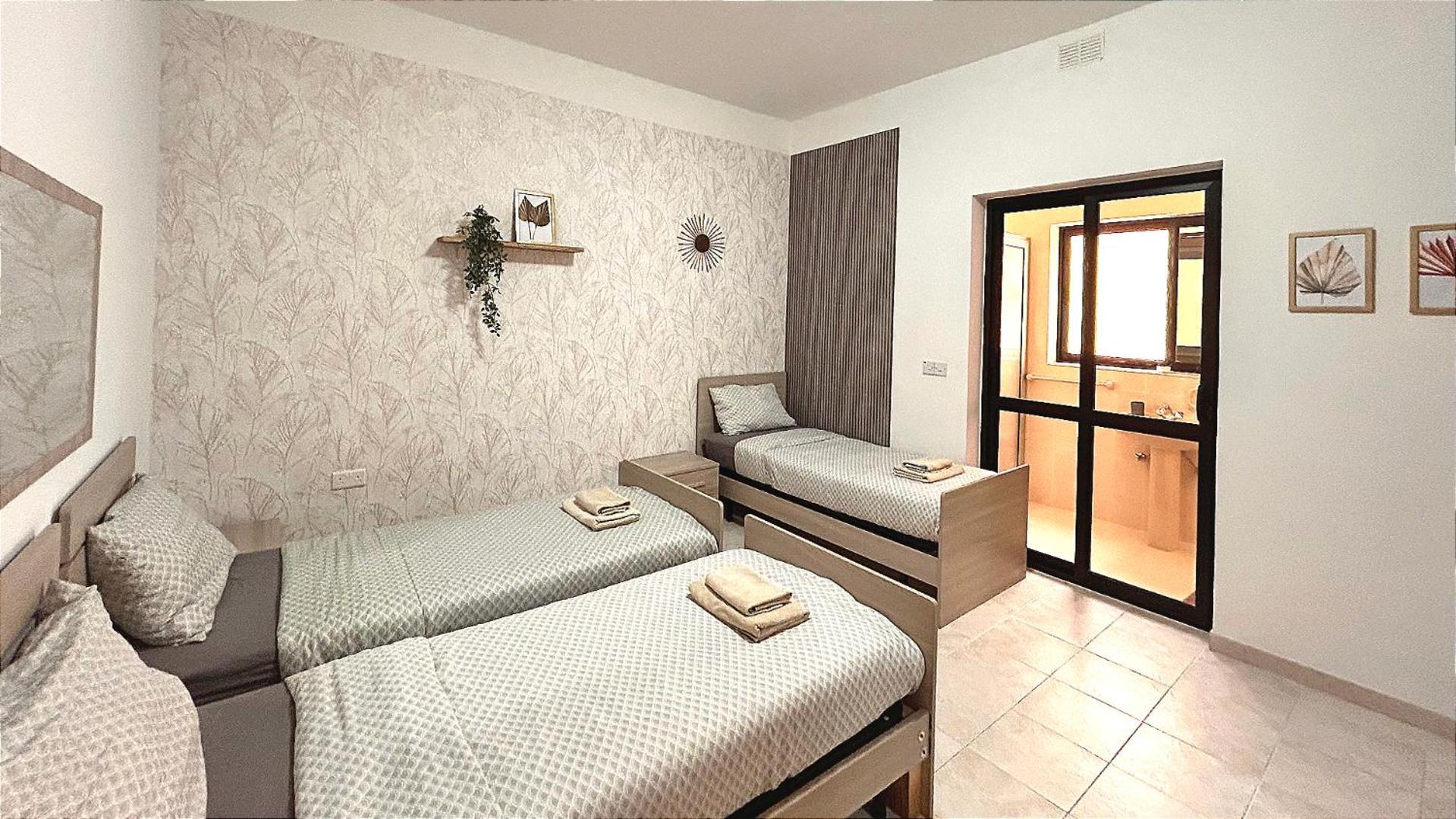 Arzella Apartments Xlendi Stylish Stay Near Beach Local Eats كْسْليندي المظهر الخارجي الصورة